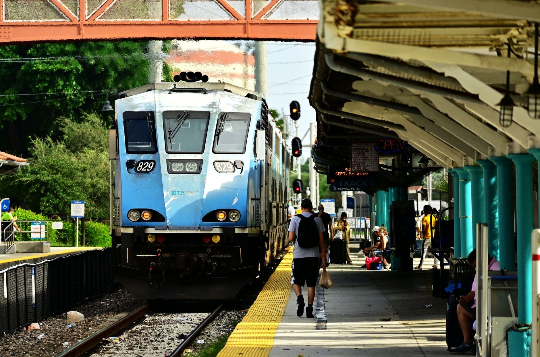 Fort Lauderdale Airport (FLL) to Miami: Brightline, Tri-Rail, Shuttle or Uber? (2026)